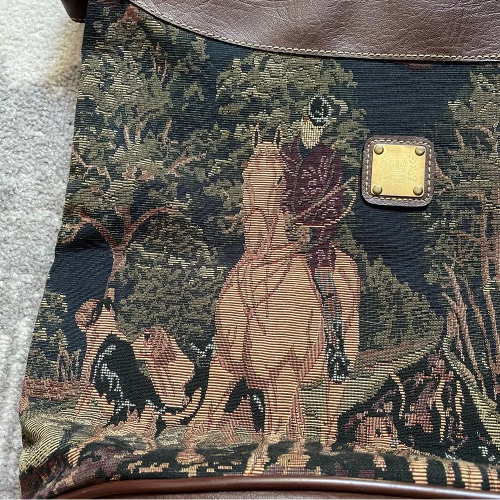 Vintage Capezio Collection Fox Hunting Royal British Scene Dance Duffle Bag - Picture 11 of 16
